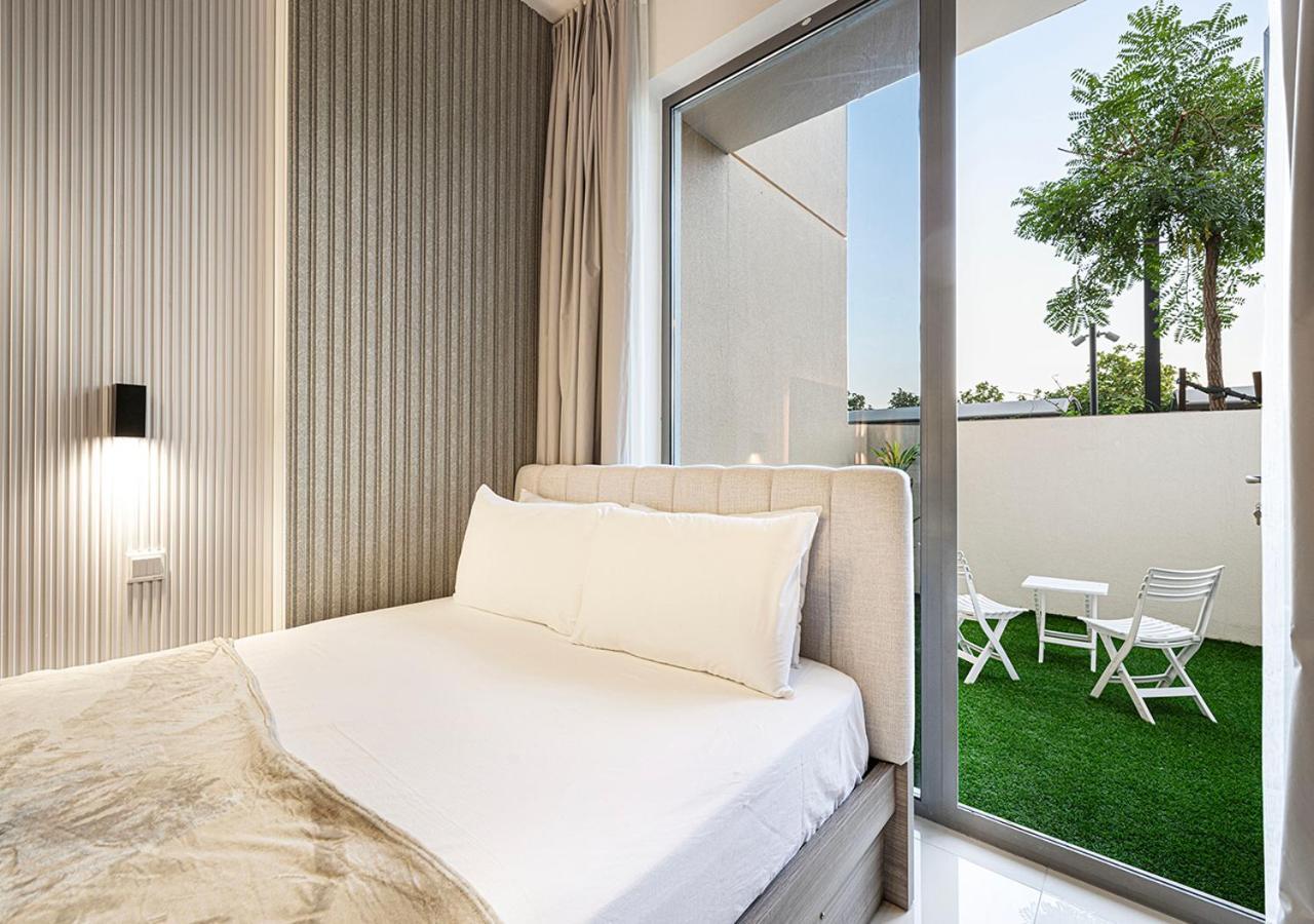 Luxe Diamond With Private Garden Apartment