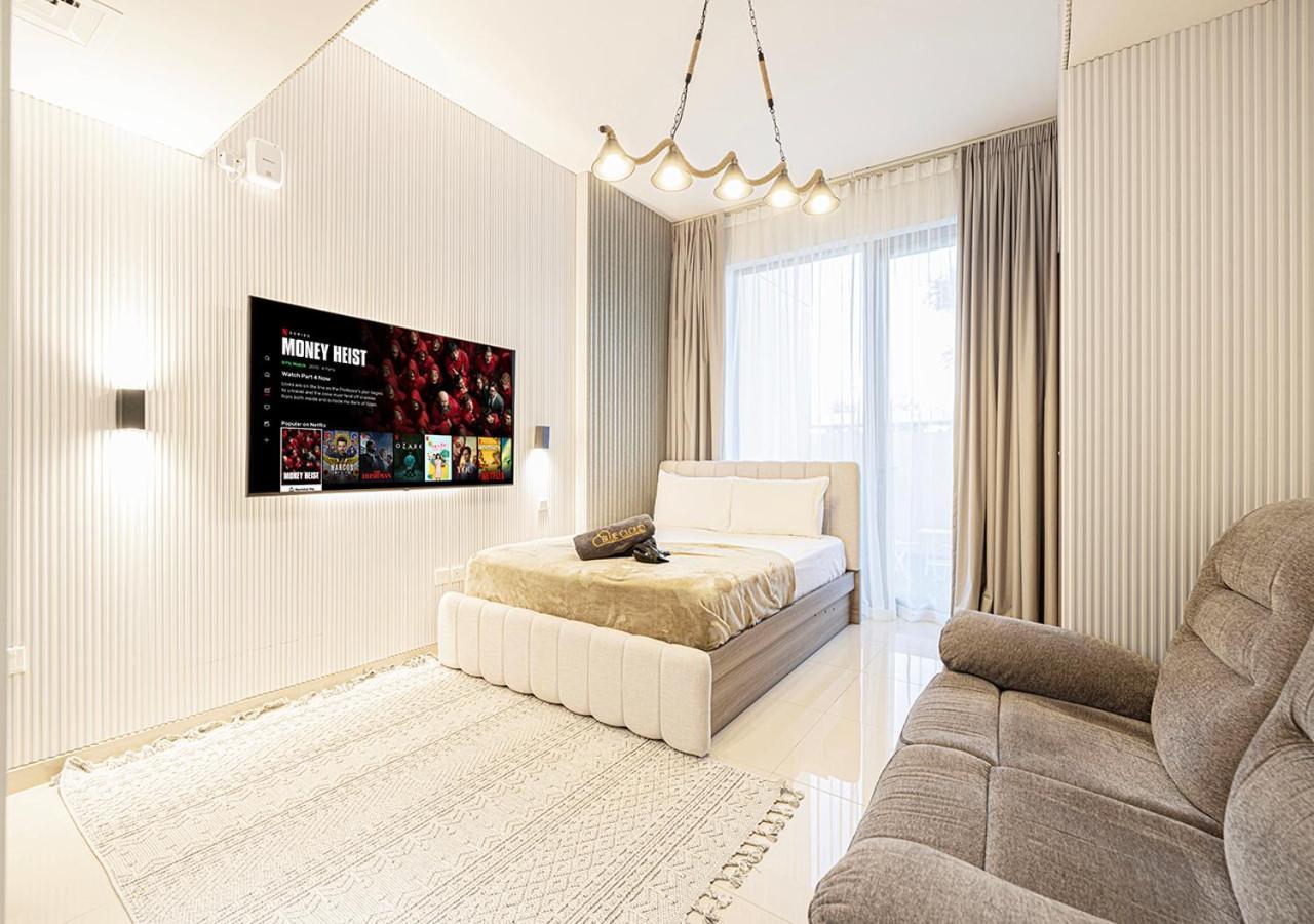 Luxe Diamond With Private Garden * Dubai